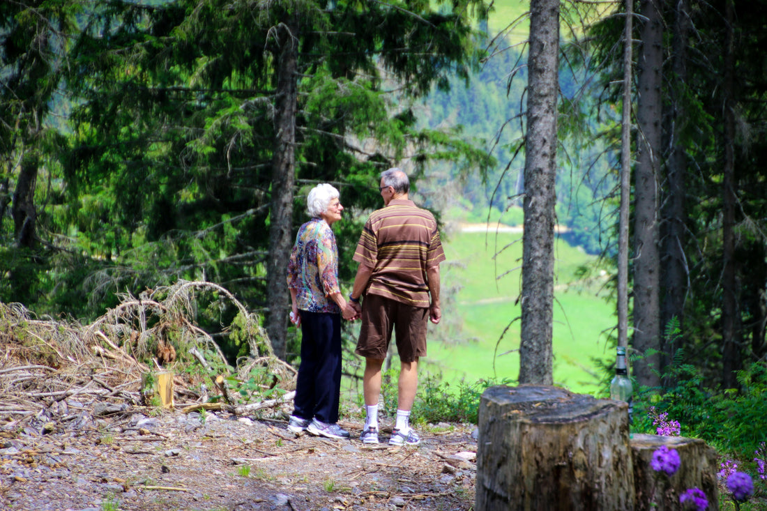 Hydratation des seniors : Prévenir la déshydratation chez les personnes âgées